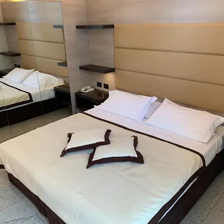 Ξενοδοχείο San Carlo 4*