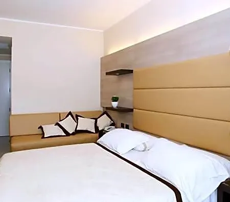 San Carlo 4*